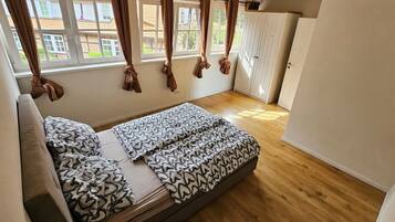 1 bedroom, desk, soundproofing, free WiFi