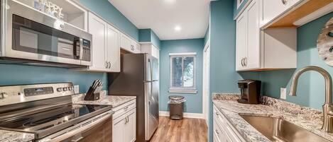 冷蔵庫、電子レンジ、コンロ、食器洗い機