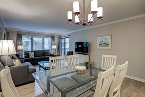 TV - Sunset Rentals | Moorings 91 | Dog Friendly (Hilton Head Island)