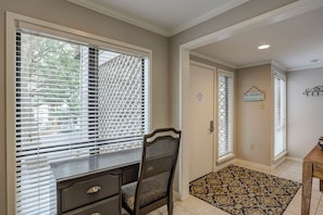 Interior - Sunset Rentals | Moorings 91 | Dog Friendly (Hilton Head Island)