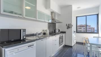 Mikrowelle, Ofen, Herdplatte, Geschirrspüler