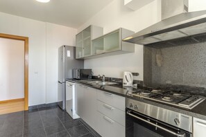 Micro-ondas, fogão, cooktop, lava-louças