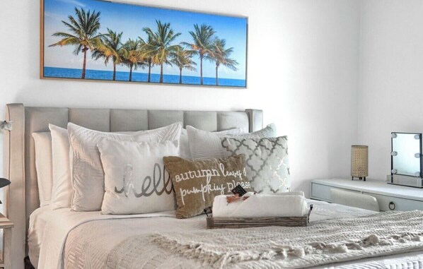 2 habitaciones, escritorio, tabla de planchar con plancha y wifi gratis 