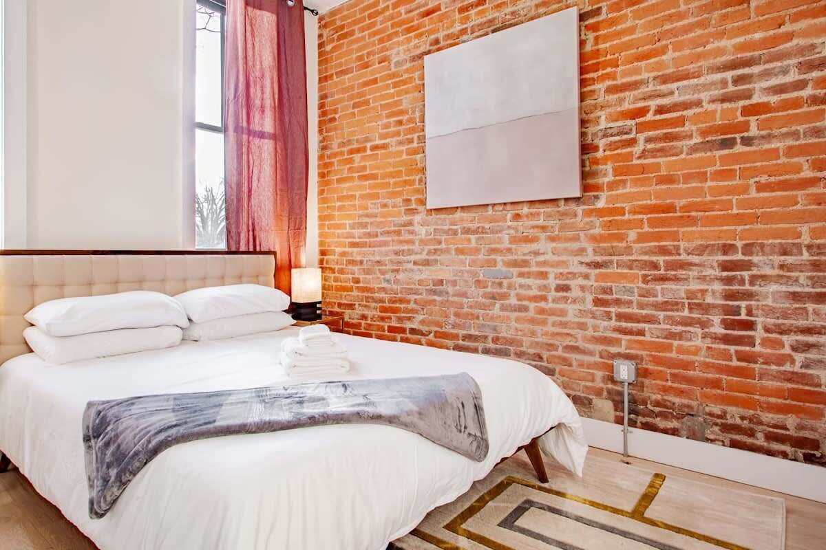 1 多间卧室、熨斗/熨衣板、WiFi、床单