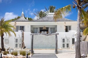 Exterior - ***NEW*** La Villa Blanca |Tropical Luxury Mansion (Willemstad)