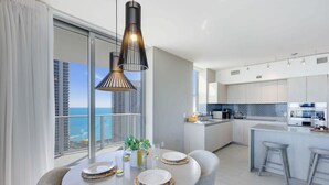 Dining - Luxury 2Br Front Ocean| Bay View| Amazing Pools (Hollywood)