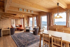 Living area - Chalet 1A: Four Seasons Wellness, Hiking, and Barbecue (Bad Sankt Leonhard im Lavanttal)
