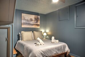 3 bedrooms, iron/ironing board, travel crib, free WiFi