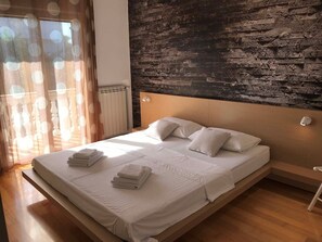 3 bedrooms, iron/ironing board, WiFi, bed sheets - Villa Magnifica in Pula (Pula)