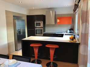 Fridge, microwave, oven, stovetop - Villa Magnifica in Pula (Pula)