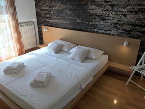 3 Schlafzimmer, Bügeleisen/Bügelbrett, WLAN, Bettwäsche