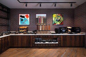 Petit déjeuner buffet (20 EUR par personne)