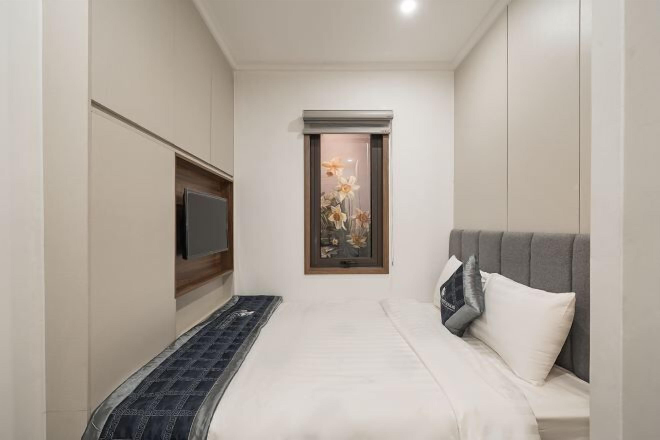 1 bedroom, premium bedding, soundproofing, free WiFi