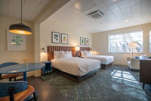 Double Queen Deluxe | In-room safe, free WiFi, bed sheets - The Holbrook Hotel (Danville)