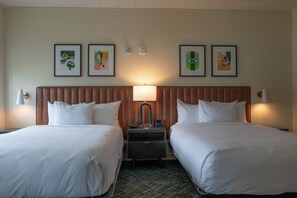 ADA Double Queen Suite | In-room safe, free WiFi, bed sheets - The Holbrook Hotel (Danville)