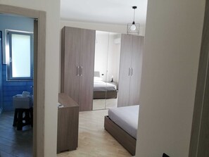 4 bedrooms, WiFi, bed sheets