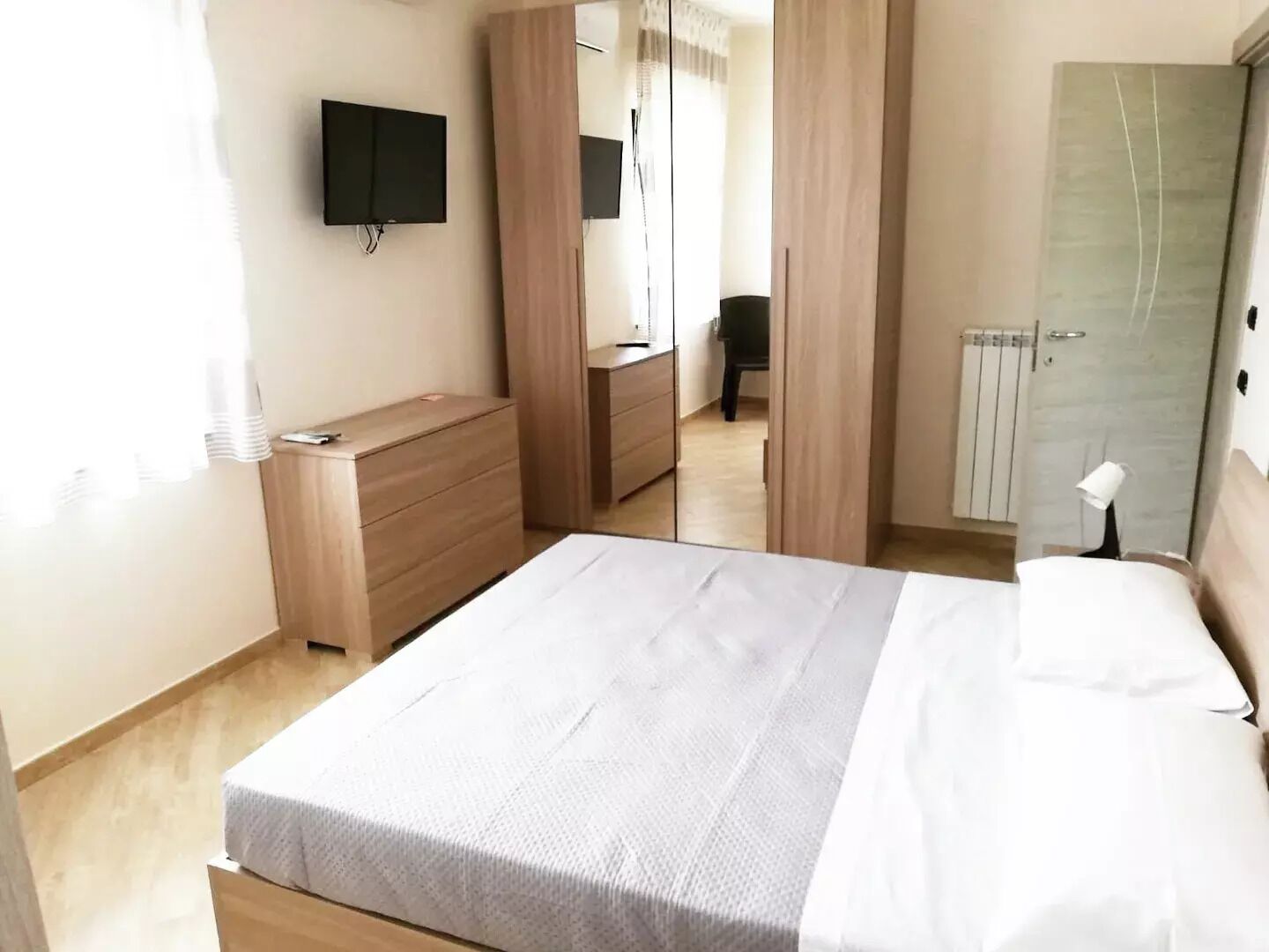 4 bedrooms, WiFi, bed sheets