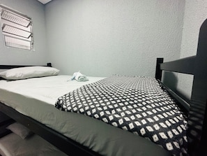 Free WiFi, bed sheets - On Hostel gru unidade 2 traslado café  (Guarulhos)