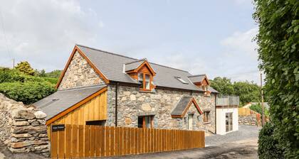 Llys Tirion