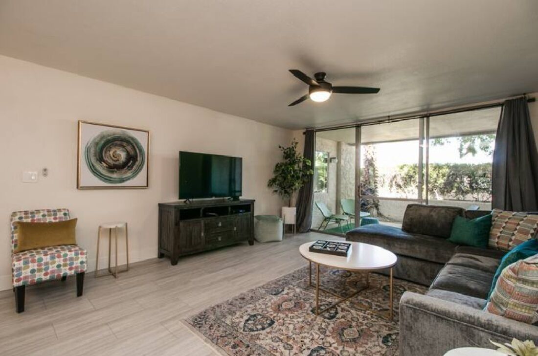 Hip and Comfy Condo in Hub of Old Town Scottsdale!
