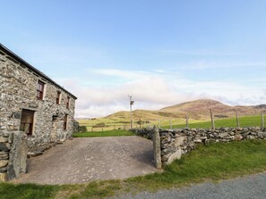 Exterior - Ereiniog (Garndolbenmaen)