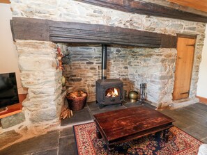 Living area - Ereiniog (Garndolbenmaen)