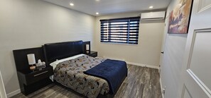 3 slaapkamers, een strijkplank/strijkijzer, gratis wifi, beddengoed