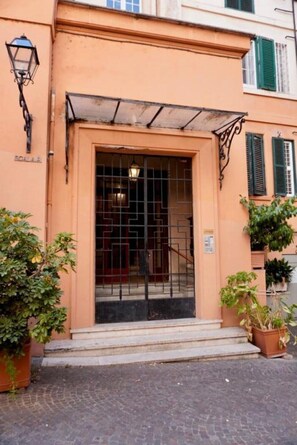 Exterior detail - Trastevere House-suite elegant in the historic center (Roma)