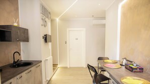 Unclassified image, 4 of 34, button - Binario 56 Bed & Breakfast (Naples)