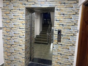 Lift - Midtown B61 Apartment (Nakuru)