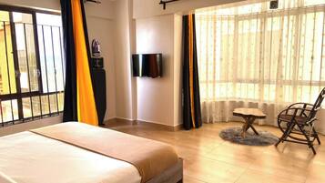 3 bedrooms, individually decorated, individually furnished, desk