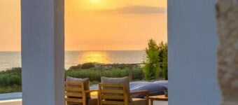 Luxury villa with Private infinity pool, sea view & sunset. Nobus Villas 2.