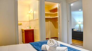 3 dormitorios, tabla de planchar con plancha, wifi y ropa de cama