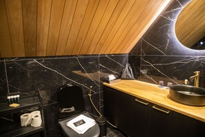 Cabane | Salle de bain | Articles de toilette gratuits, sèche-cheveux