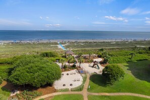 On the beach, sun-loungers - Surfside Hideaway (Hilton Head Island)