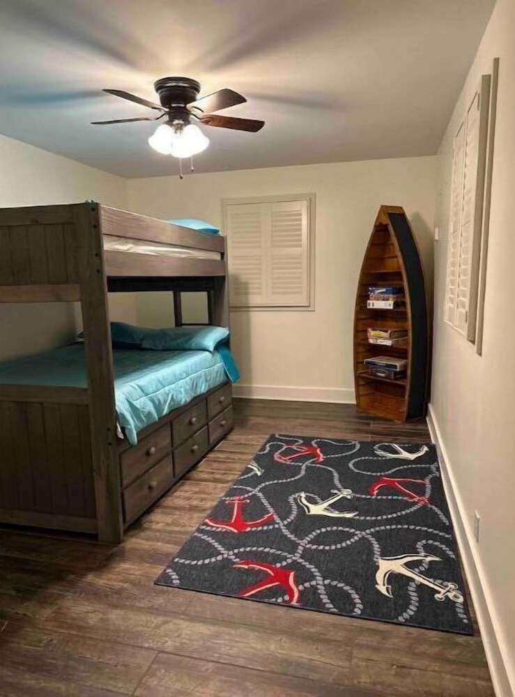 Peaceful lake house Hudson Lake Vrbo