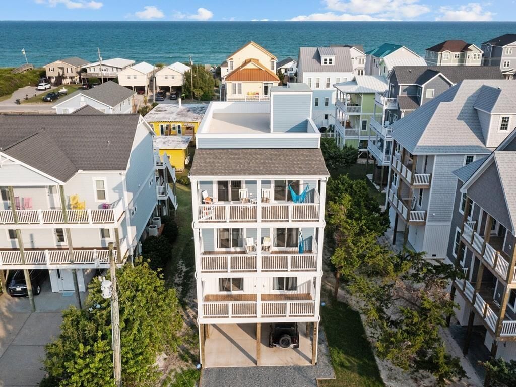 Brand New Home, Three Master Suites, Elevator, Hot Tub, Pet Friendly