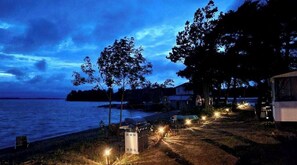 المنطقة المحيطة بالمنشأة