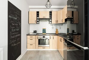 Apartment, 1 Schlafzimmer, Balkon | Eigene Küche | Geschirrspüler, Wasserkocher, Kochgeschirr/Geschirr/Besteck