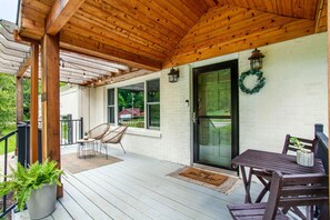 屋外ダイニングエリア