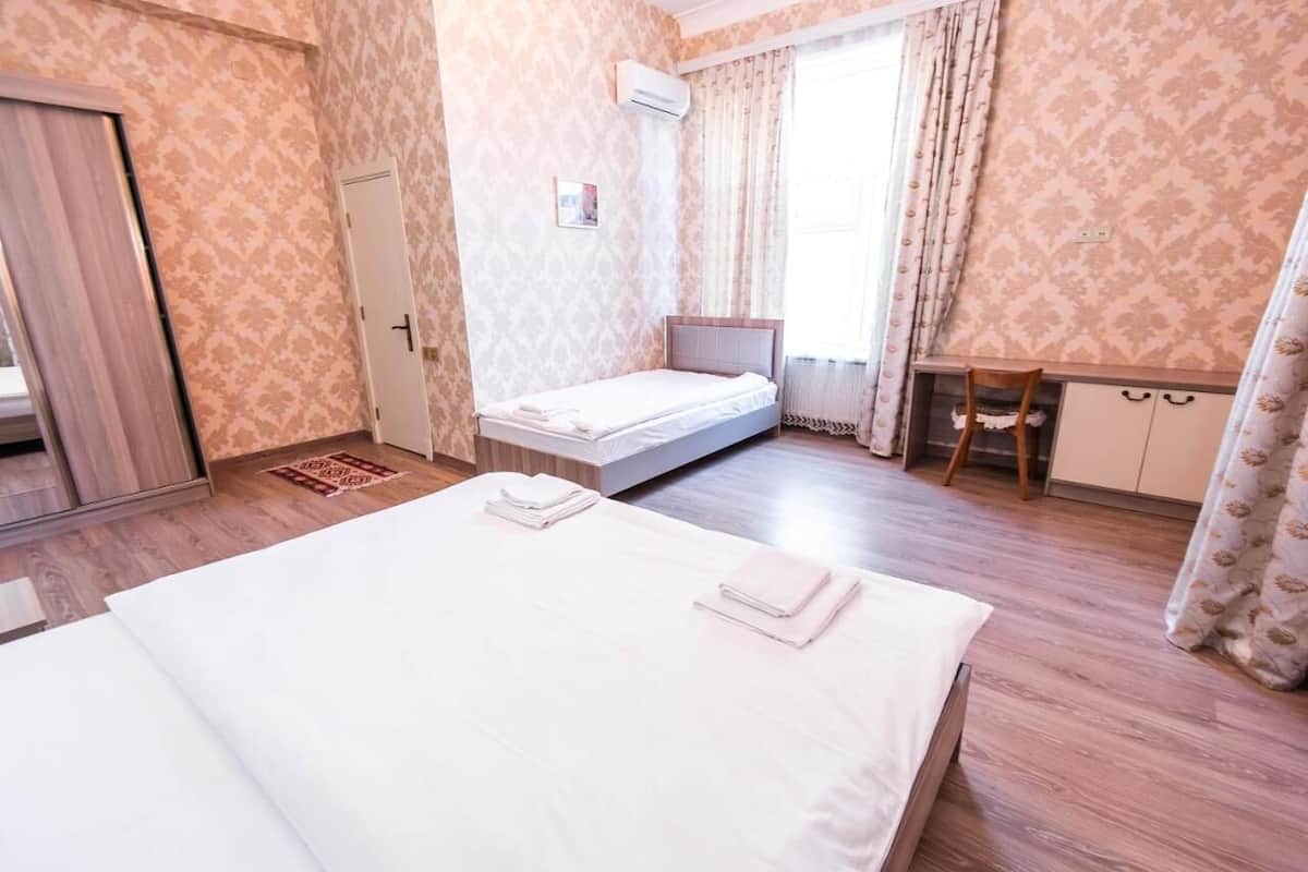 Comfort Room | 1 bedroom, desk, laptop workspace, soundproofing
