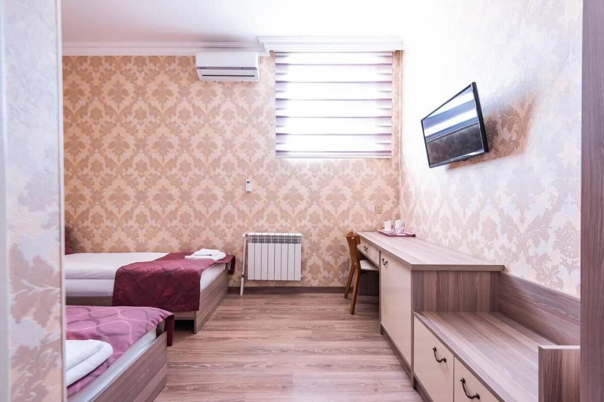 Basic Twin Room | 1 bedroom, desk, laptop workspace, soundproofing