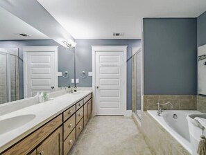 Shower - The Heart of Denton - Prestigious 2 Bedroom TH. (Denton)