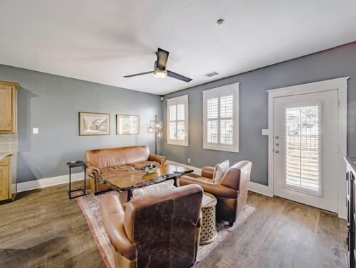 The Heart of Denton - Prestigious 2 Bedroom TH.