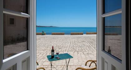 House with direct sea access in Sampieri with 3 bedrooms