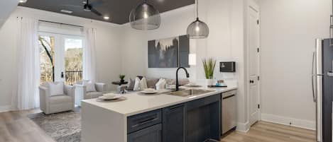 ميكروويف، فرن، موقد طهي مسطح، غسالة أطباق