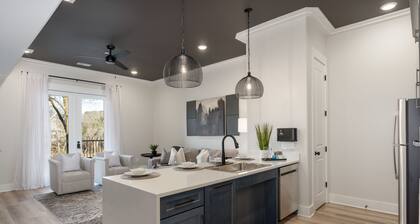 2 Bedroom, Main Level- ADA Accessible