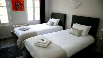 Apartemen Comfort | 1 kamar tidur, tirai kedap cahaya, dan setrika/meja setrika