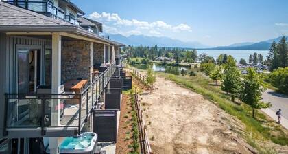 The Bauhaus | Private Hot Tub | Walk to Lake | MCM