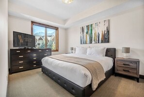 2 bedrooms, desk, free WiFi, bed sheets